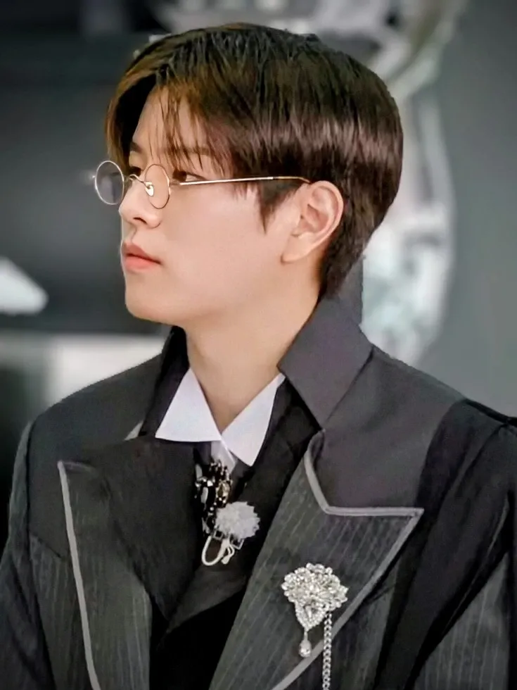 Behind-the-scenes cut of Seungmin (Stray Kids)