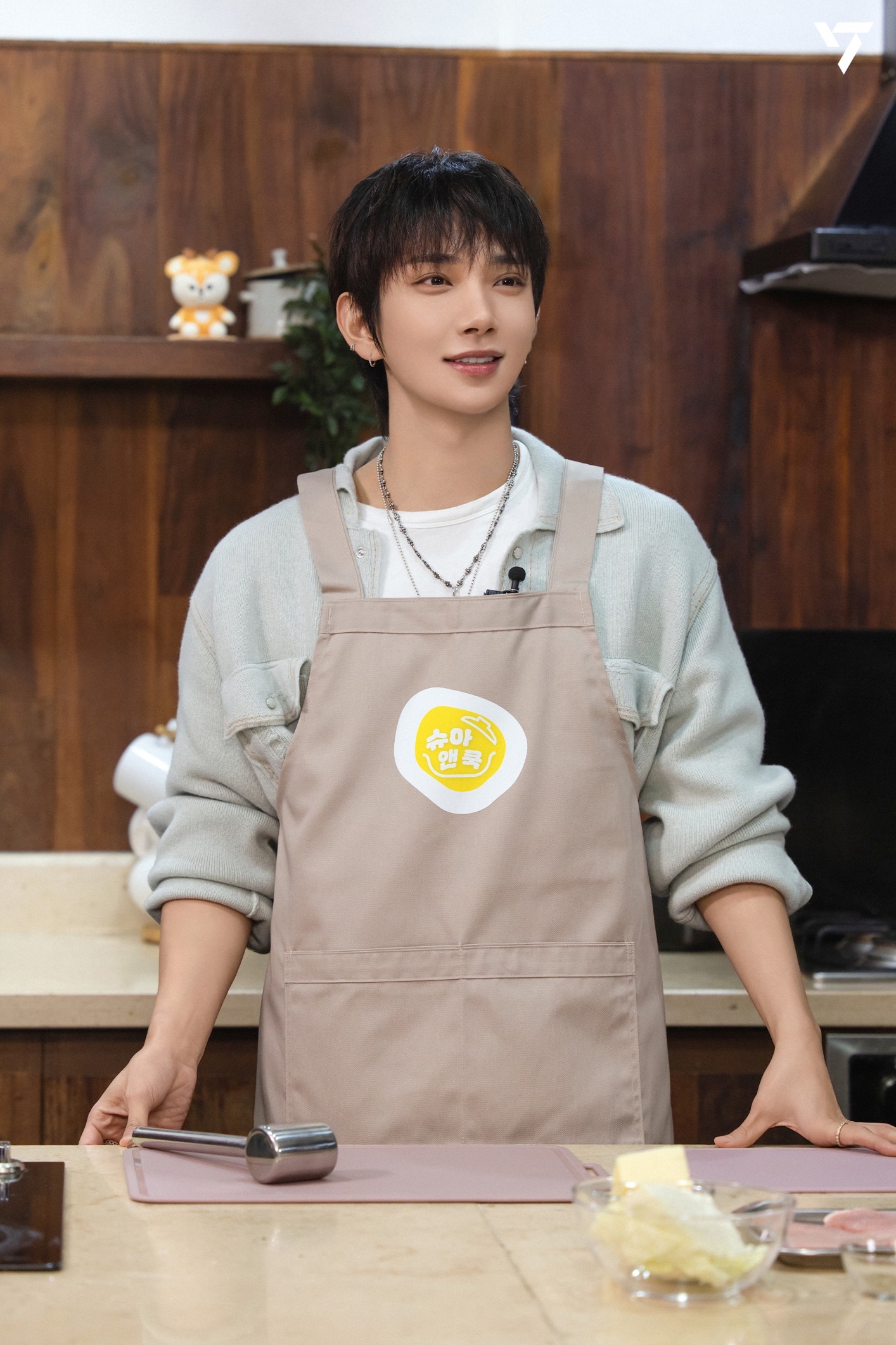 Behind-the-scenes cut of Joshua (SEVENTEEN)