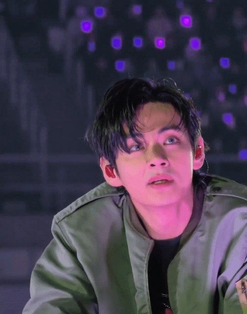 Foto aktivitas terbaru V (BTS)