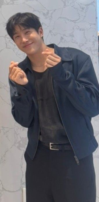 Behind-the-scenes cut of Jinjin (ASTRO)