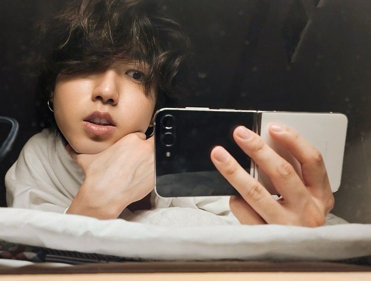 Behind-the-scenes cut of HAN (Stray Kids)