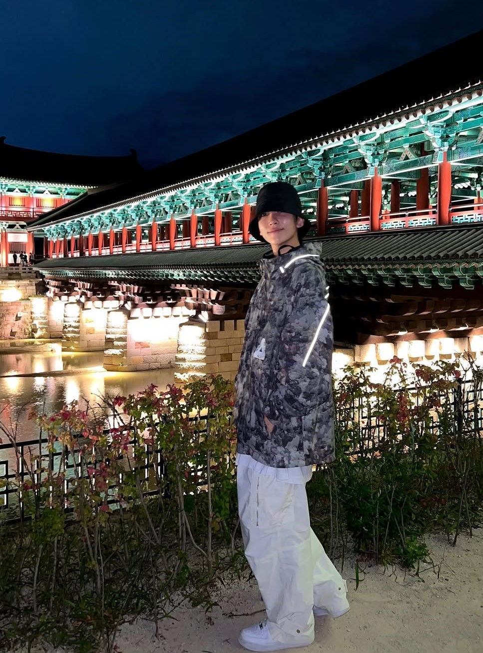 Latest photo of Jeonghan (SEVENTEEN)