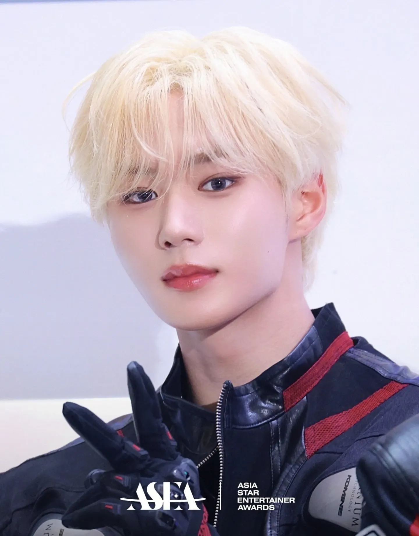 Behind-the-scenes cut of Kim Junseo (ALPHA DRIVE ONE)