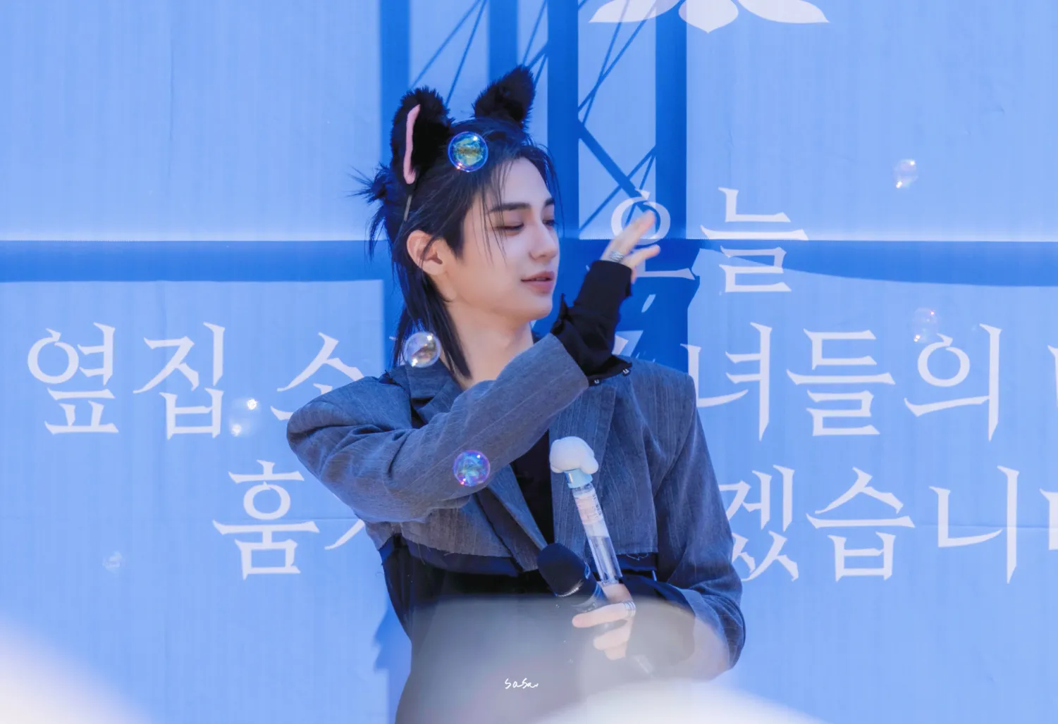 이한 (BOYNEXTDOOR)의 비하인드 컷