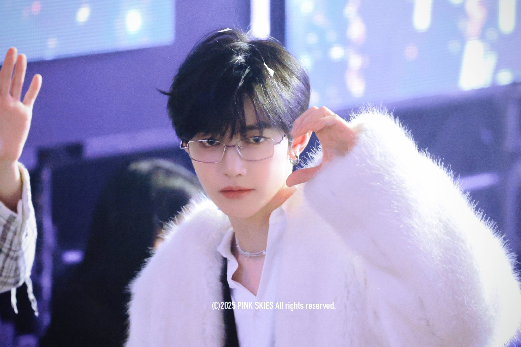 A moment captured by Zhang Hao (ZEROBASEONE)'s fan