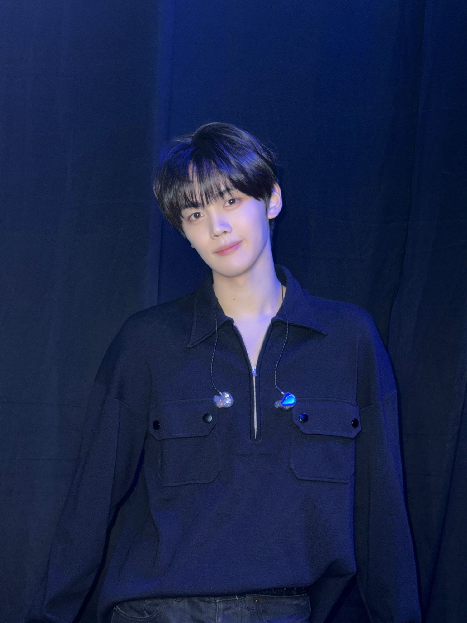 A moment captured by Kim Gyuvin (ZEROBASEONE)'s fan