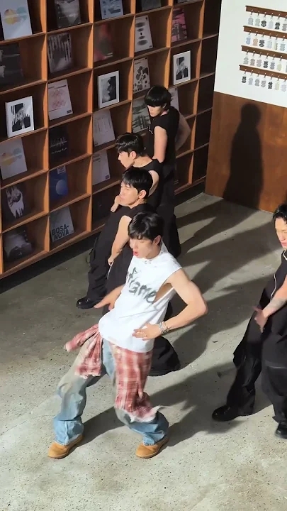 Today's most popular wallpaper in the Eunwoo (ASTRO) community