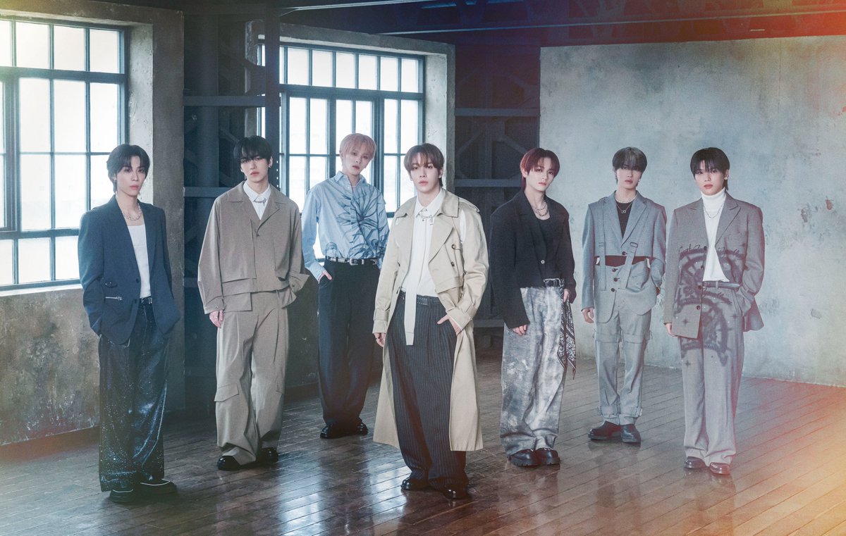 Behind-the-scenes cut of n.SSign