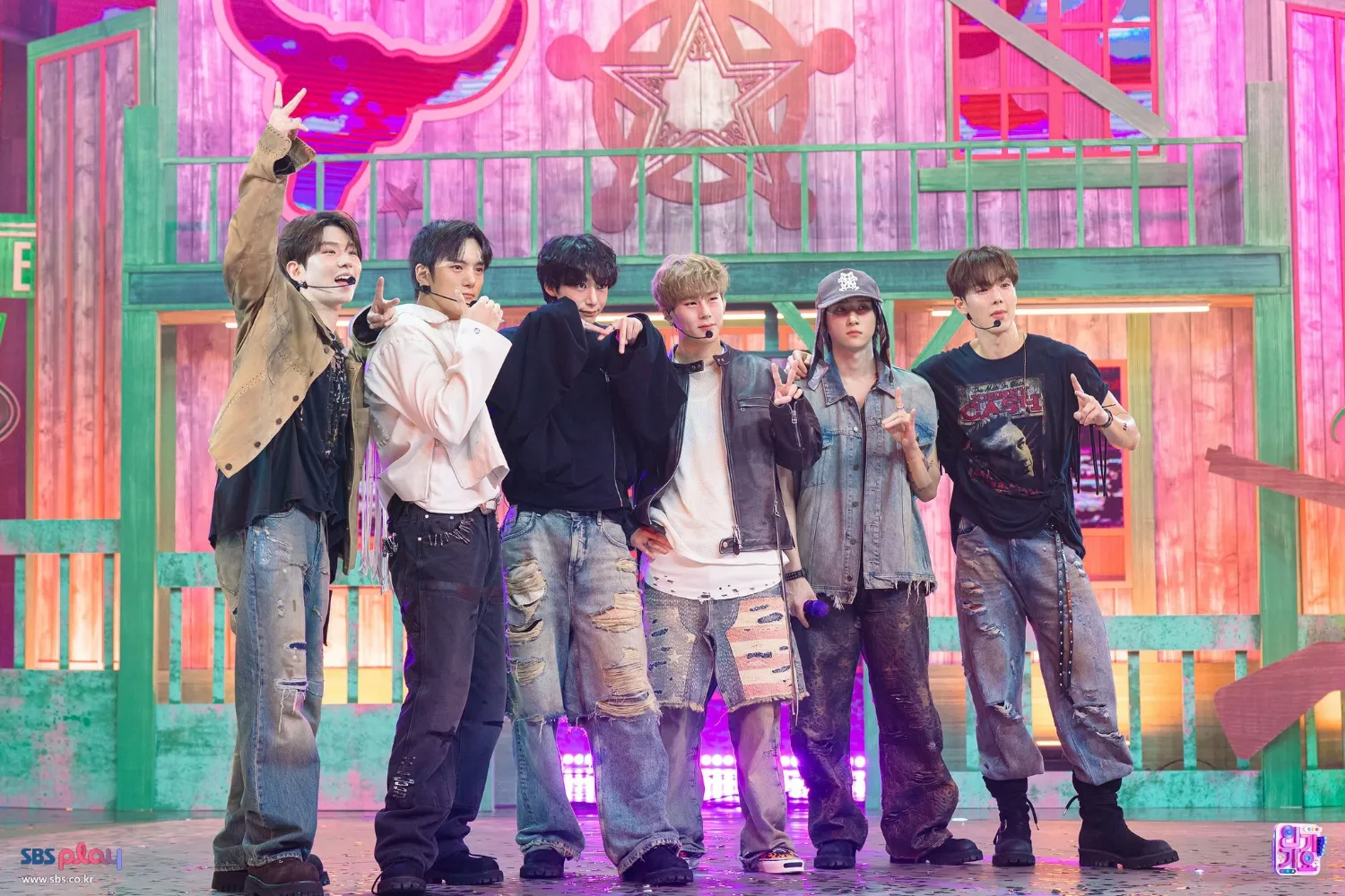 Momen yang diabadikan oleh penggemar MONSTA X