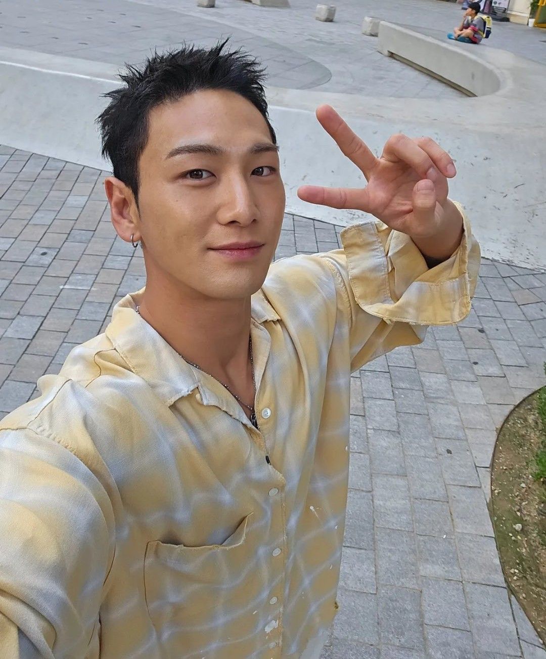 Latest photo of Baekho