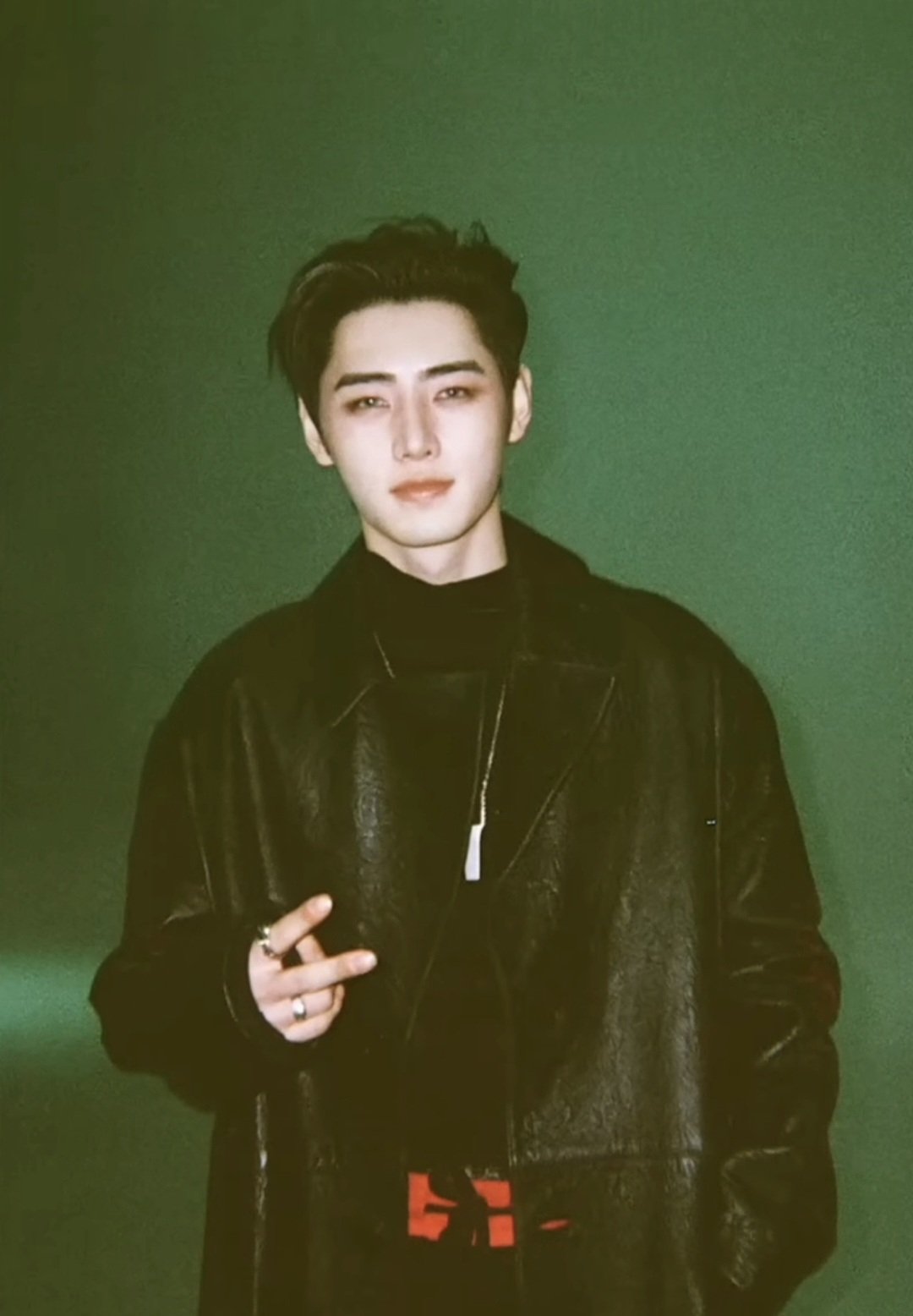 Behind-the-scenes cut of Sunghoon (ENHYPEN)