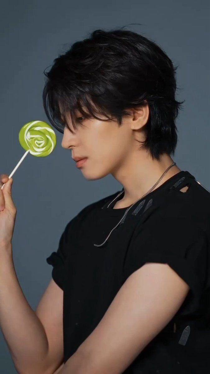 Recent activity shot of Wonwoo (SEVENTEEN)