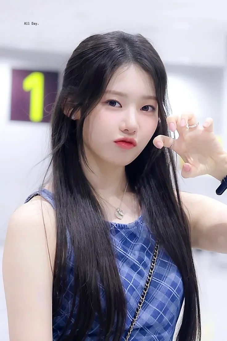 Recent activity shot of Rora (BABYMONSTER)