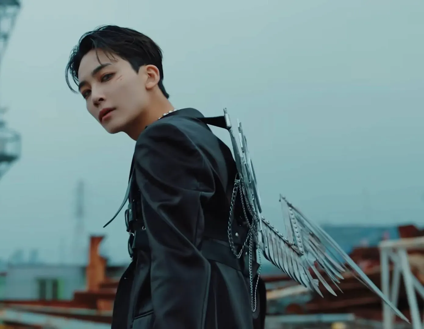 Behind-the-scenes cut of Jeonghan (SEVENTEEN)