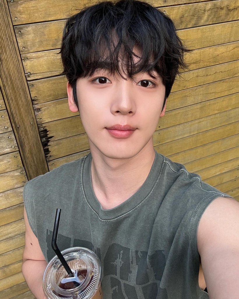 Behind-the-scenes cut of Kim Yohan (WEi)