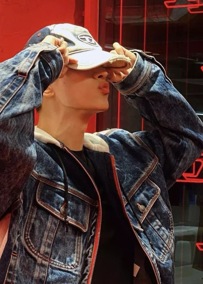 Latest photo of DK (SEVENTEEN)