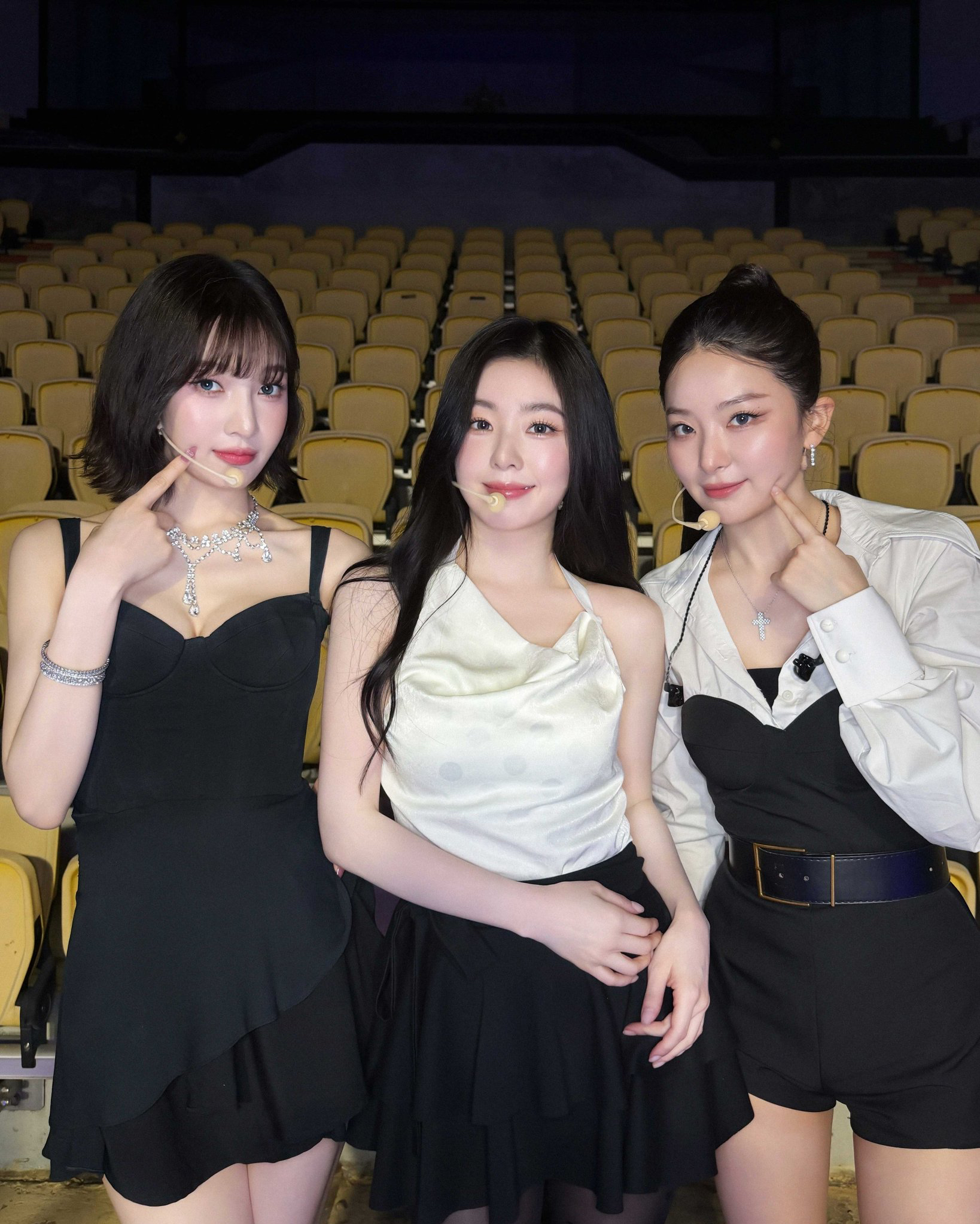 Behind-the-scenes cut of Red Velvet