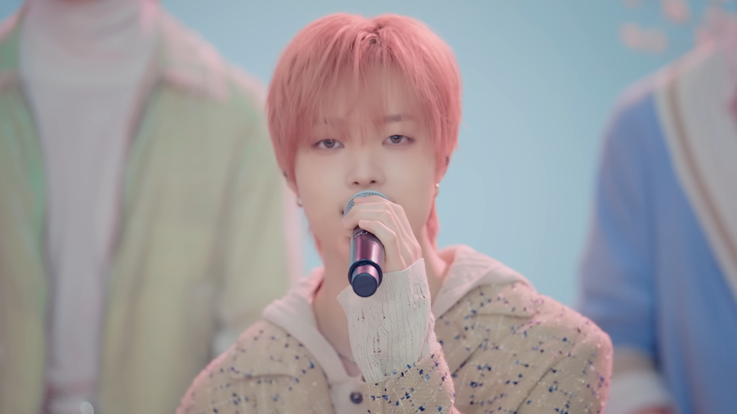 Foto aktivitas terbaru EJ (&TEAM)