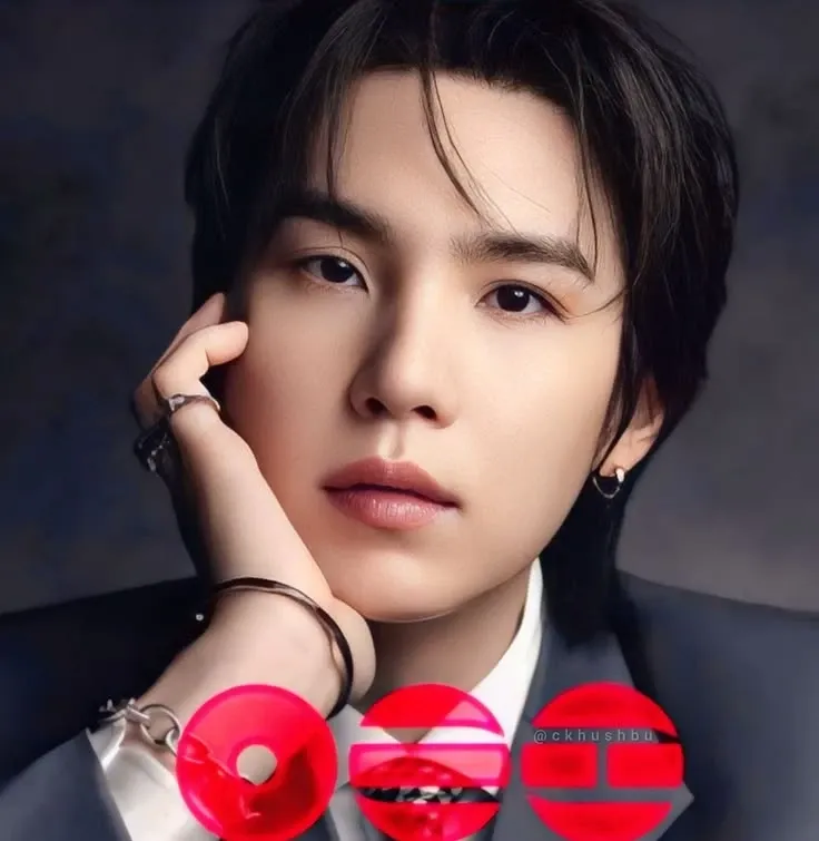 SUGA (防弹少年团)的最新照片
