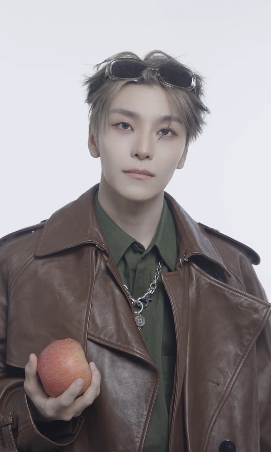 A heartfelt wallpaper shared by He Xinlong (ALPHA DRIVE ONE)'s fans