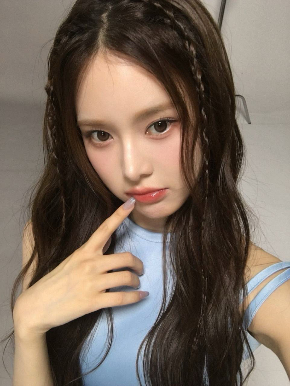 Behind-the-scenes cut of Bang Jeemin (izna)