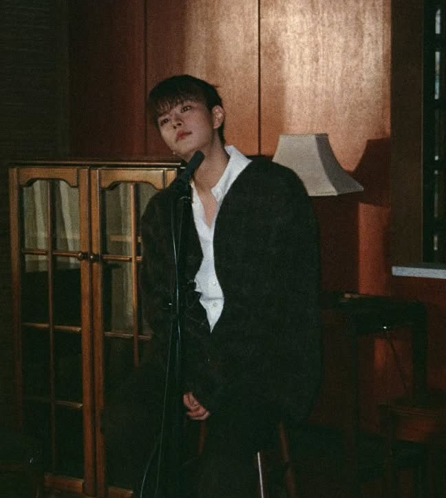 Behind-the-scenes cut of Seungmin (Stray Kids)