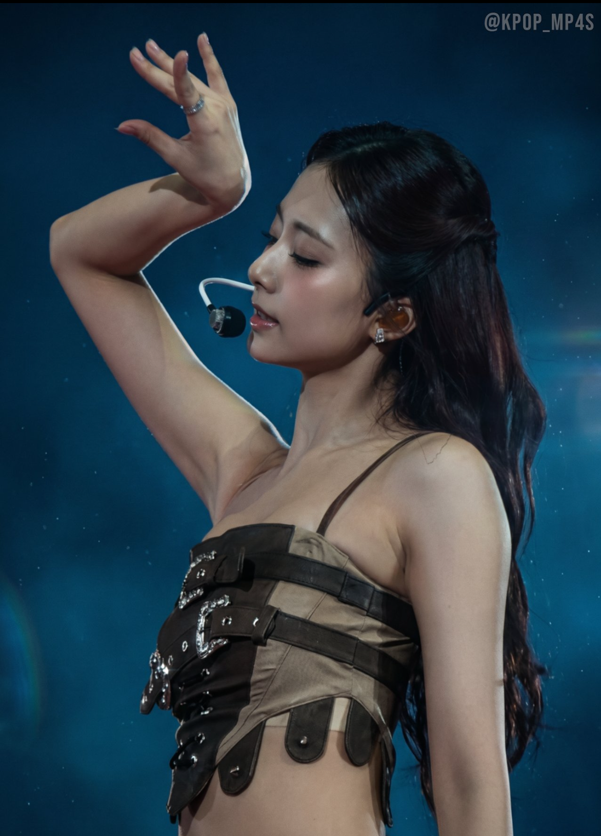 Foto aktivitas terbaru Tzuyu (TWICE)