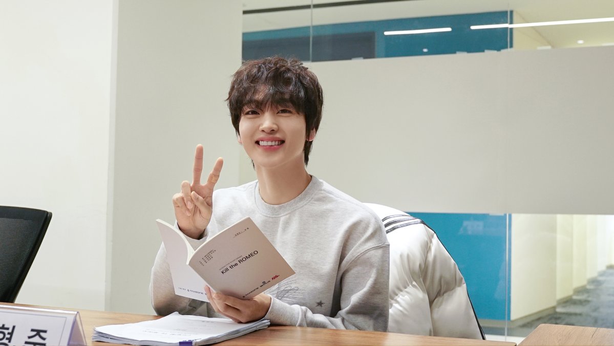 Recent activity shot of Hyeongjun (CRAVITY)