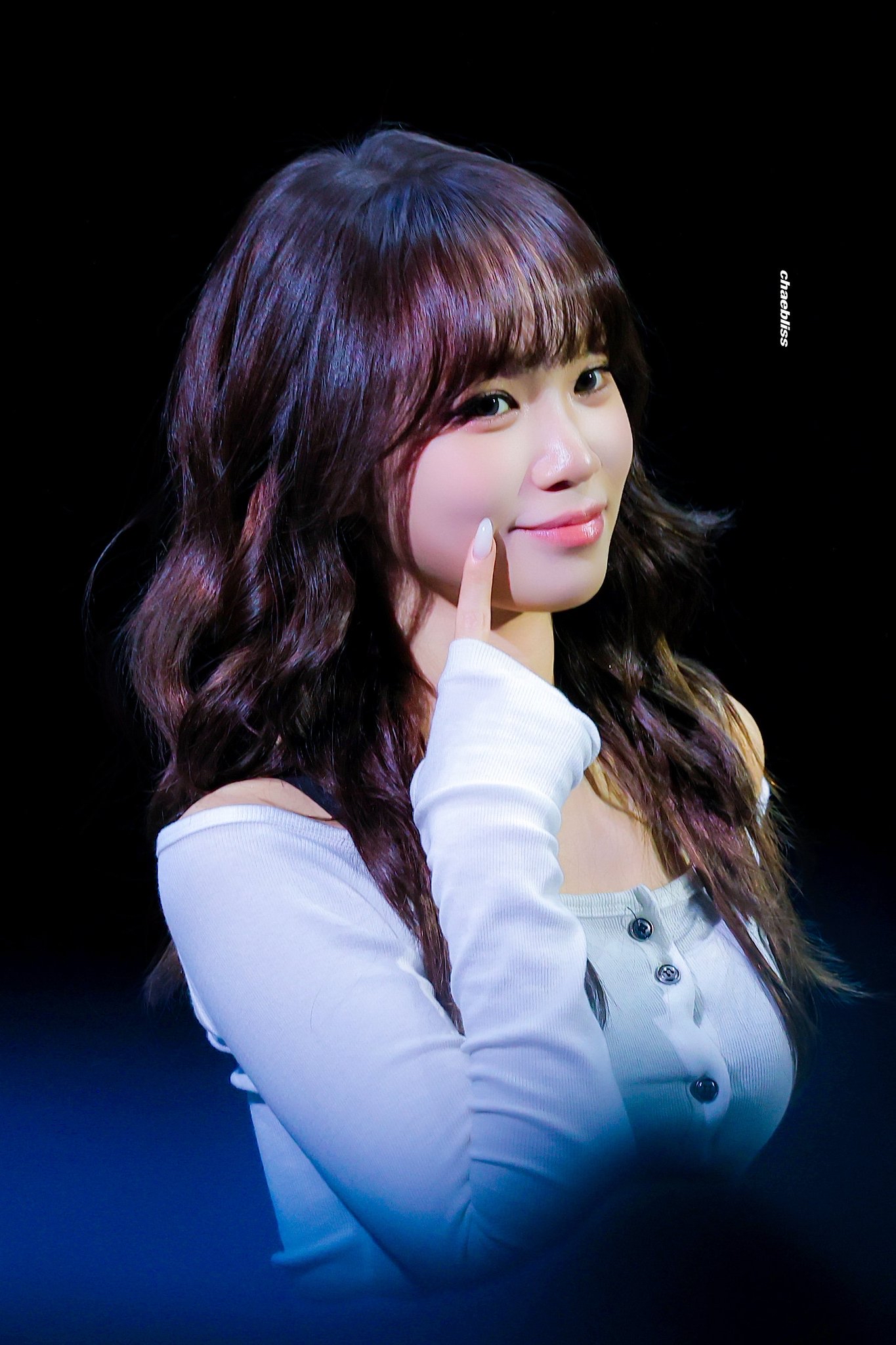 A moment captured by Kim Chaewon (LE SSERAFIM)'s fan