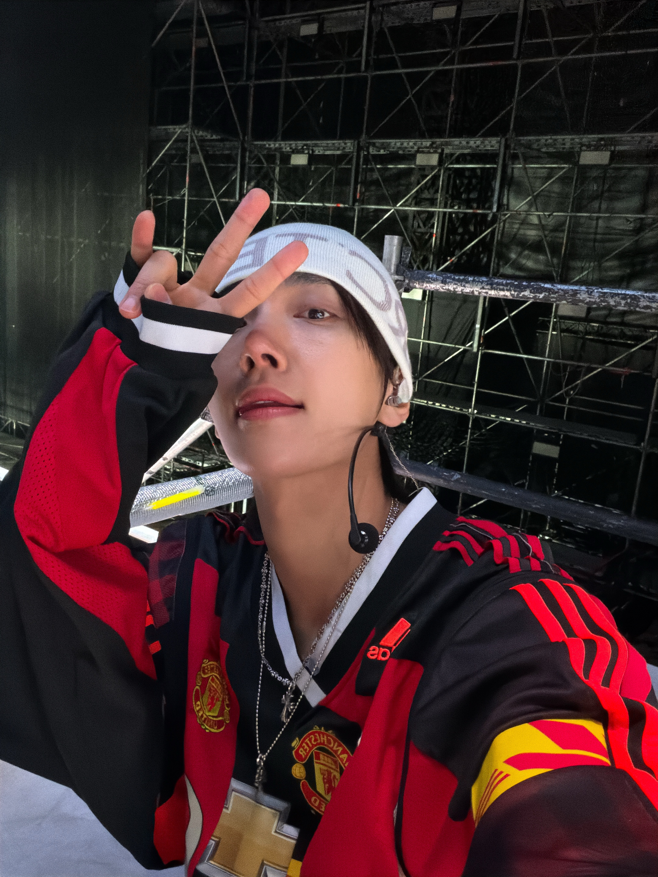 Latest photo of Joshua (SEVENTEEN)