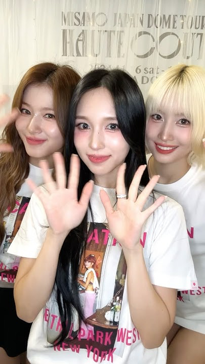 Today's most popular wallpaper in the TWICE community