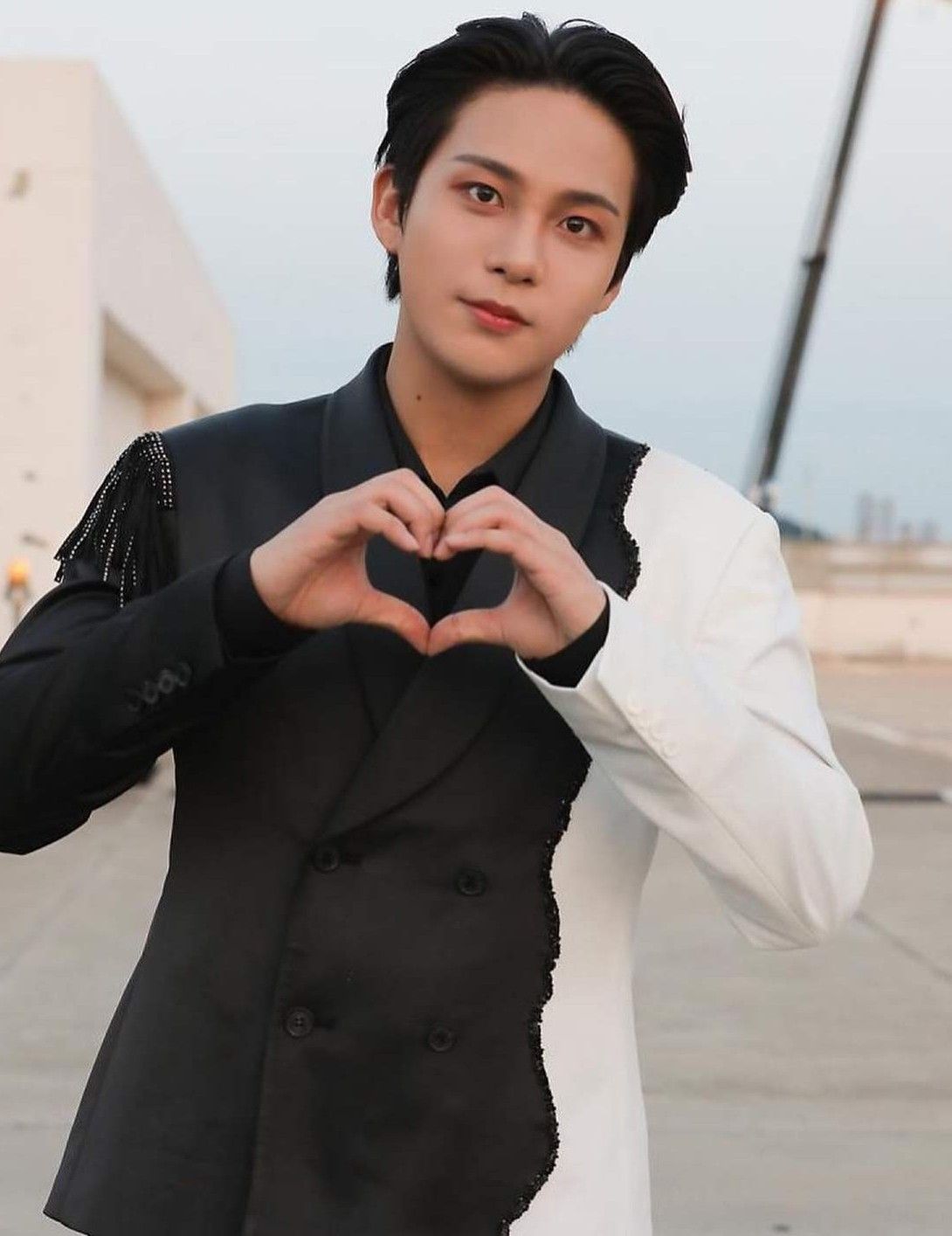 鍾浩 (ATEEZ)的幕后花絮