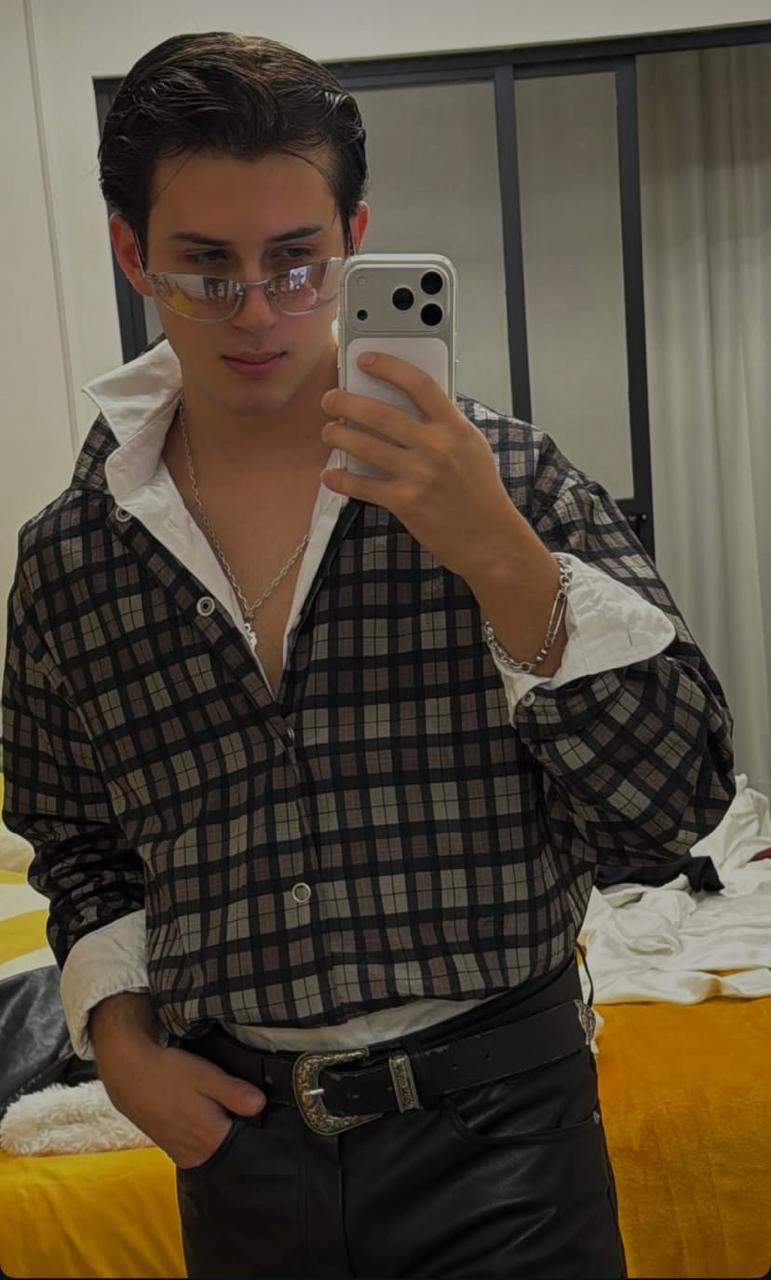 Recent activity shot of Alejandro (SANTOS BRAVOS)