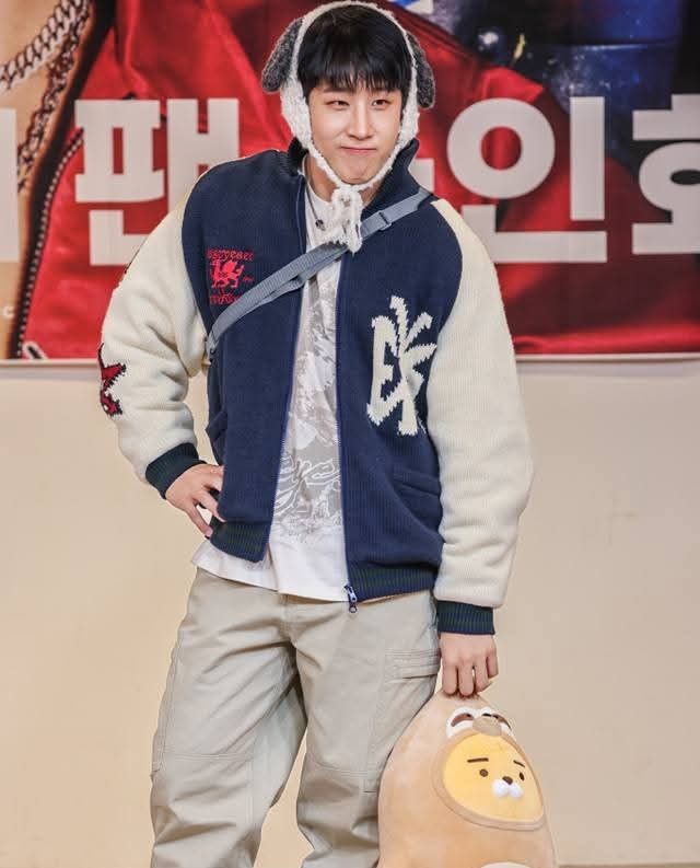 A moment captured by Jinjin (ASTRO)'s fan