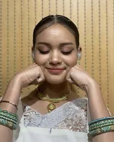 Behind-the-scenes cut of NVee (Blackswan)