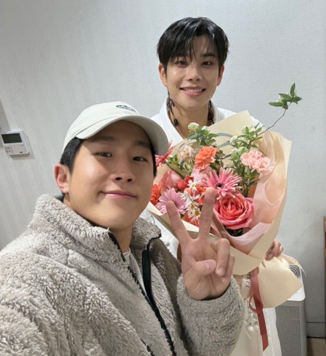 Latest photo of Jinjin (ASTRO)