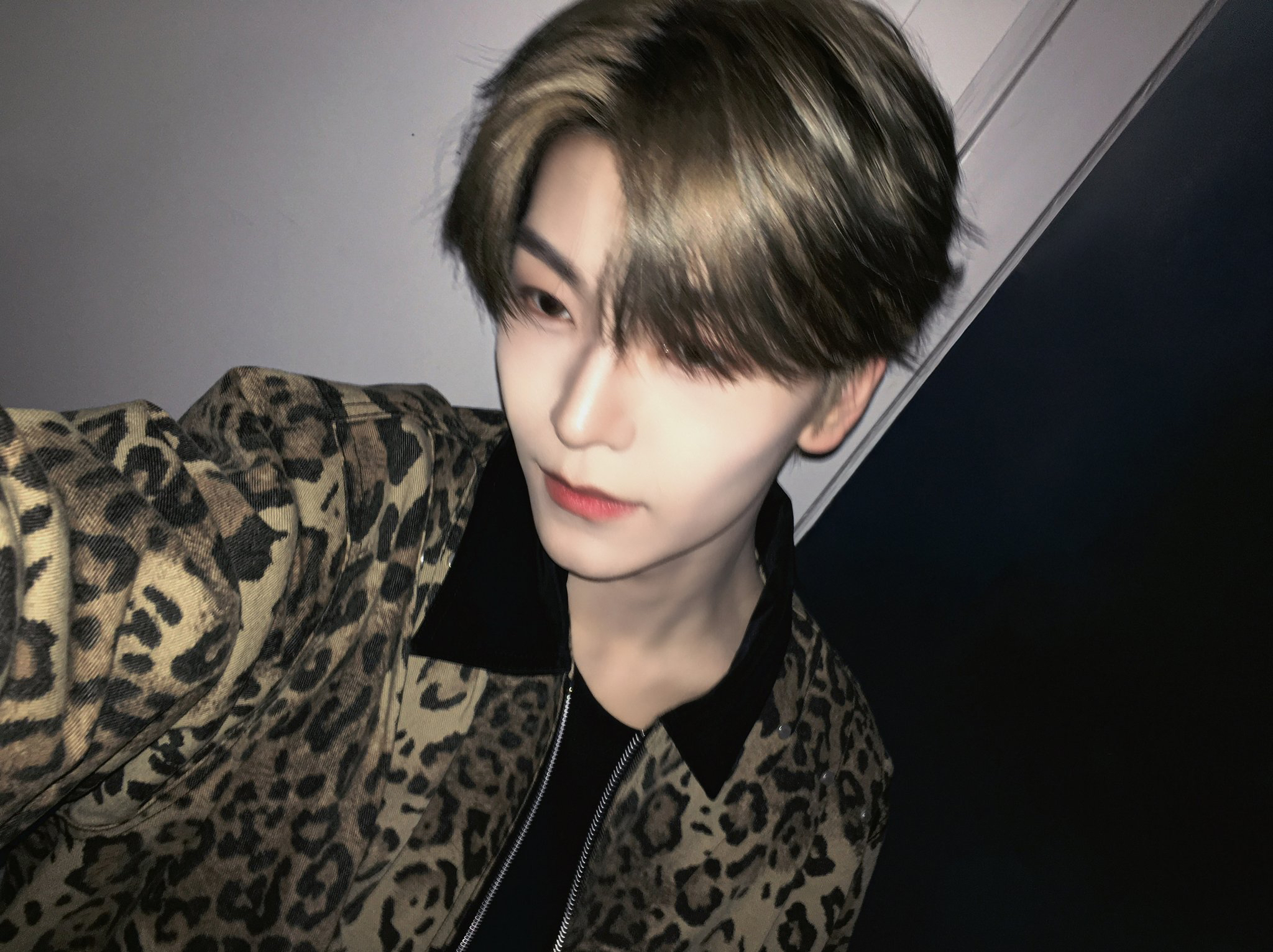 Behind-the-scenes cut of He Xinlong (ALPHA DRIVE ONE)