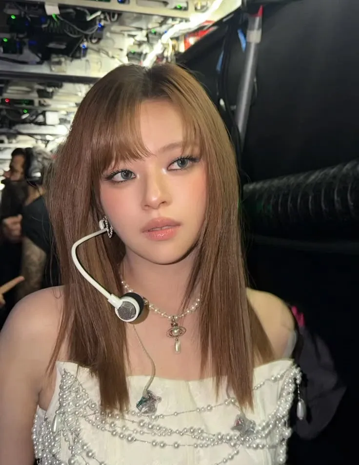 Behind-the-scenes cut of Jeongyeon (TWICE)