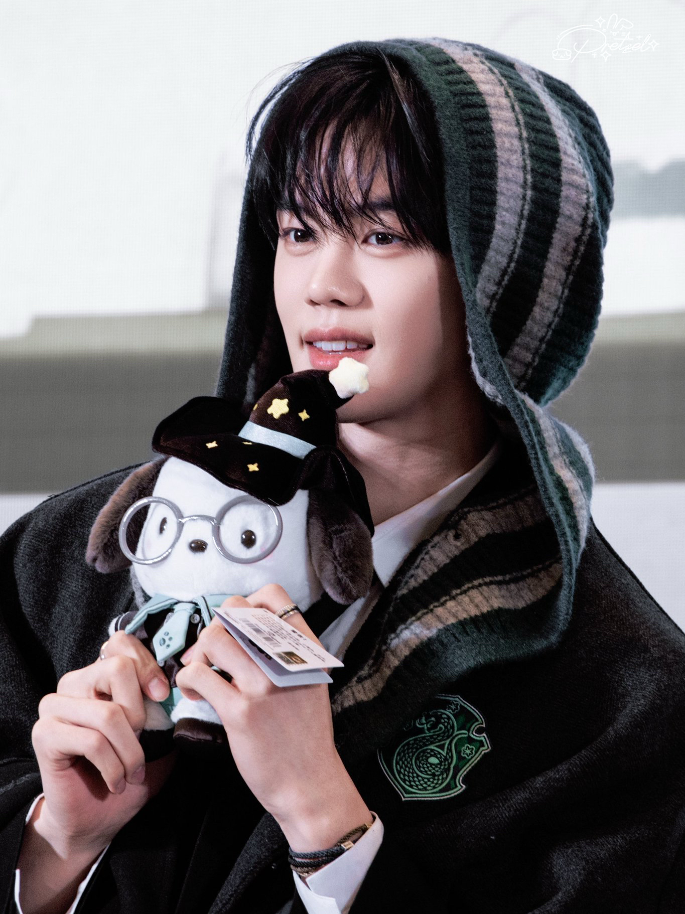 A moment captured by Kim Gyuvin (ZEROBASEONE)'s fan