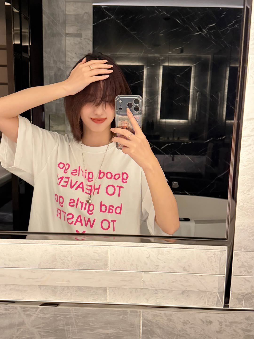 Foto terbaru Momo (TWICE)