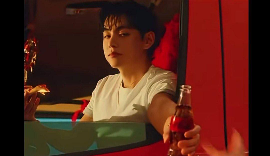 Foto terbaru V (BTS)