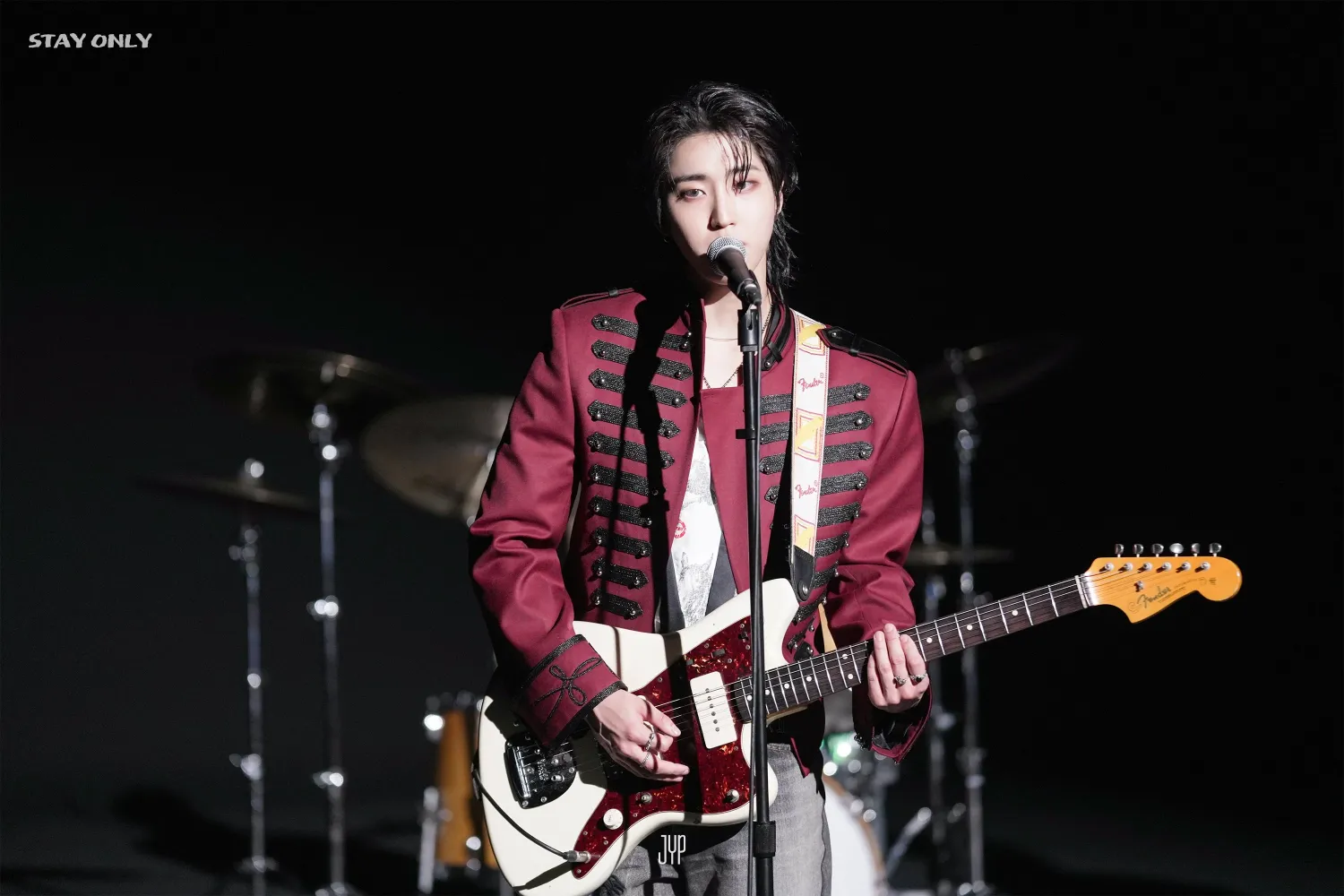 Behind-the-scenes cut of HAN (Stray Kids)