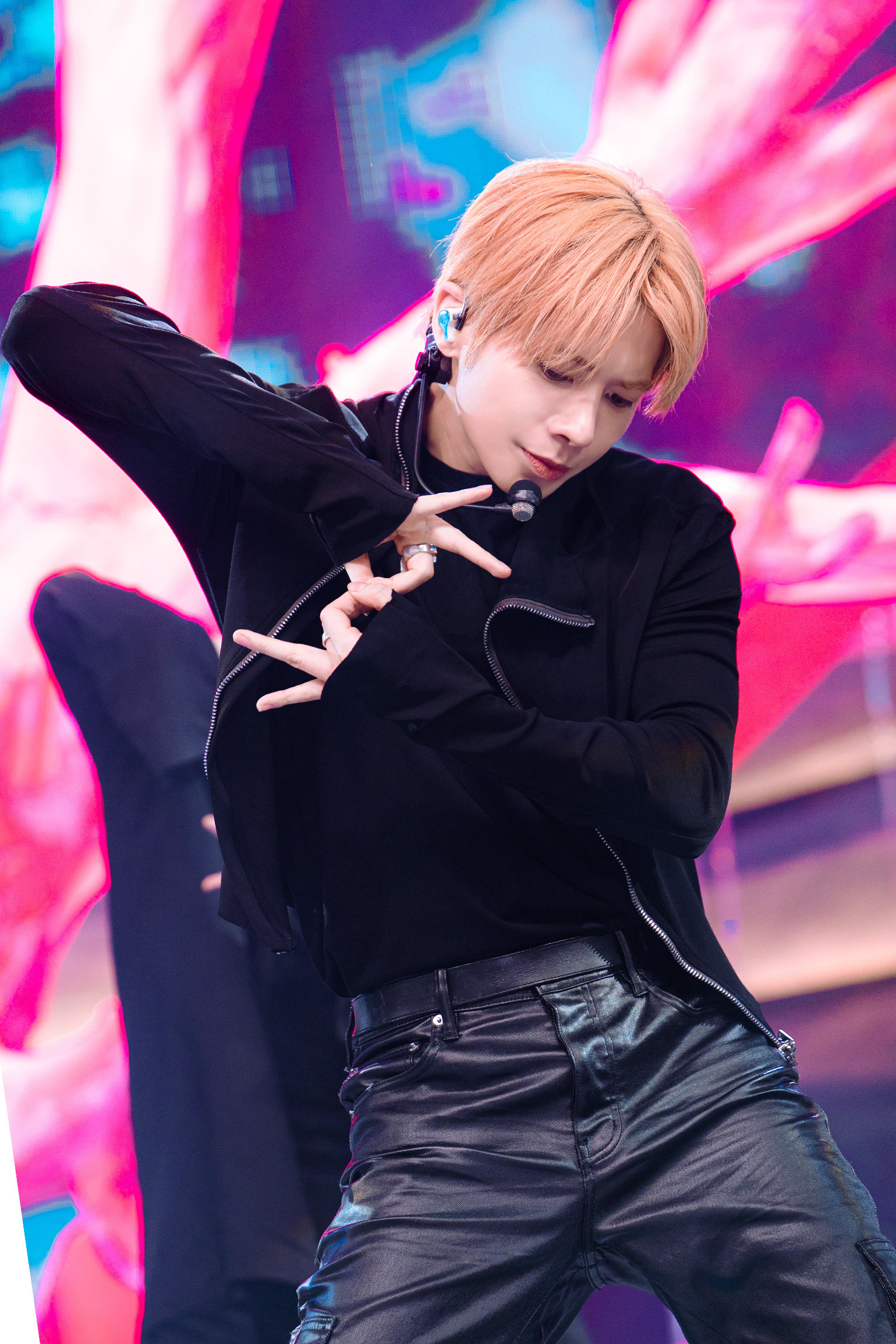 태현 (투모로우바이투게더)의 비하인드 컷