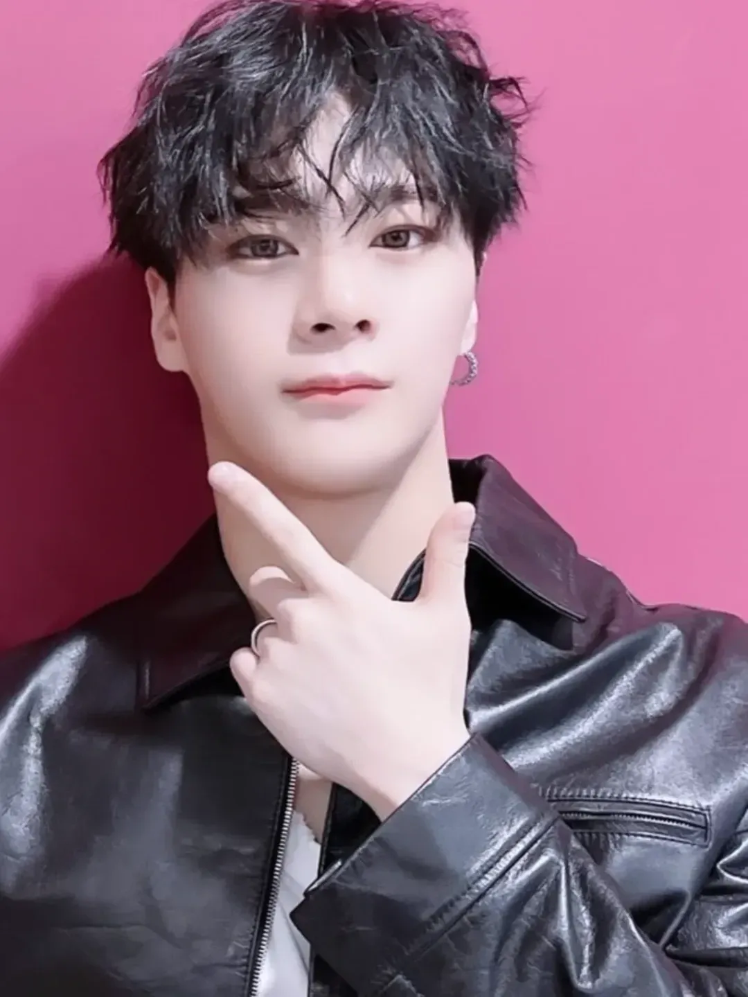 Behind-the-scenes cut of Moonbin (ASTRO)