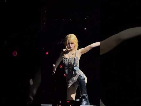 Potret di balik layar Momo (TWICE)