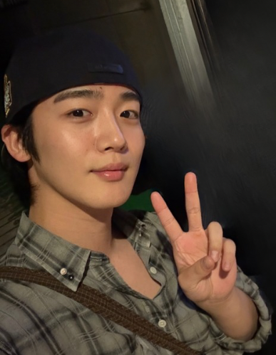 Behind-the-scenes cut of Kim Yohan (WEi)