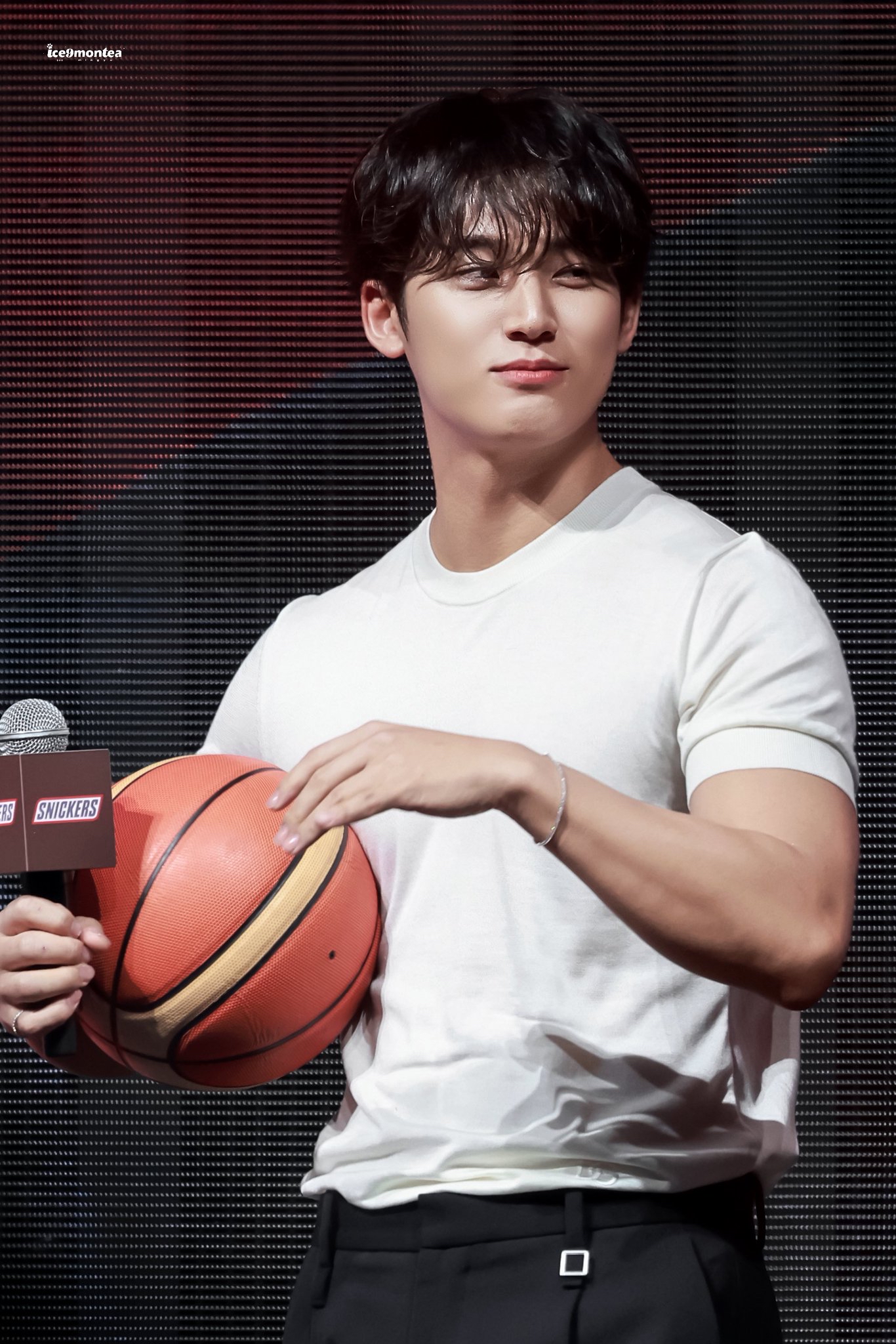 Latest photo of Mingyu (SEVENTEEN)