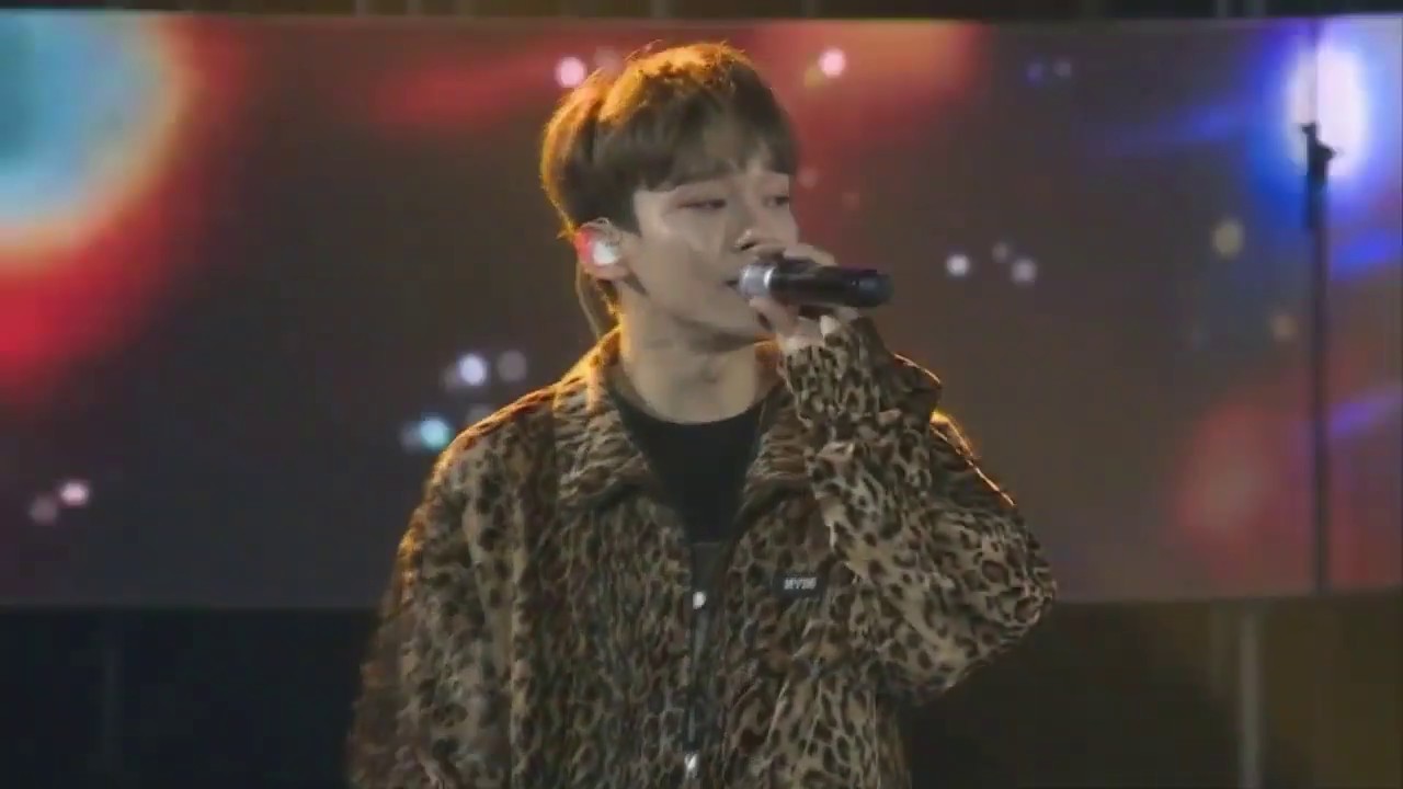 A moment captured by Chen (EXO)'s fan