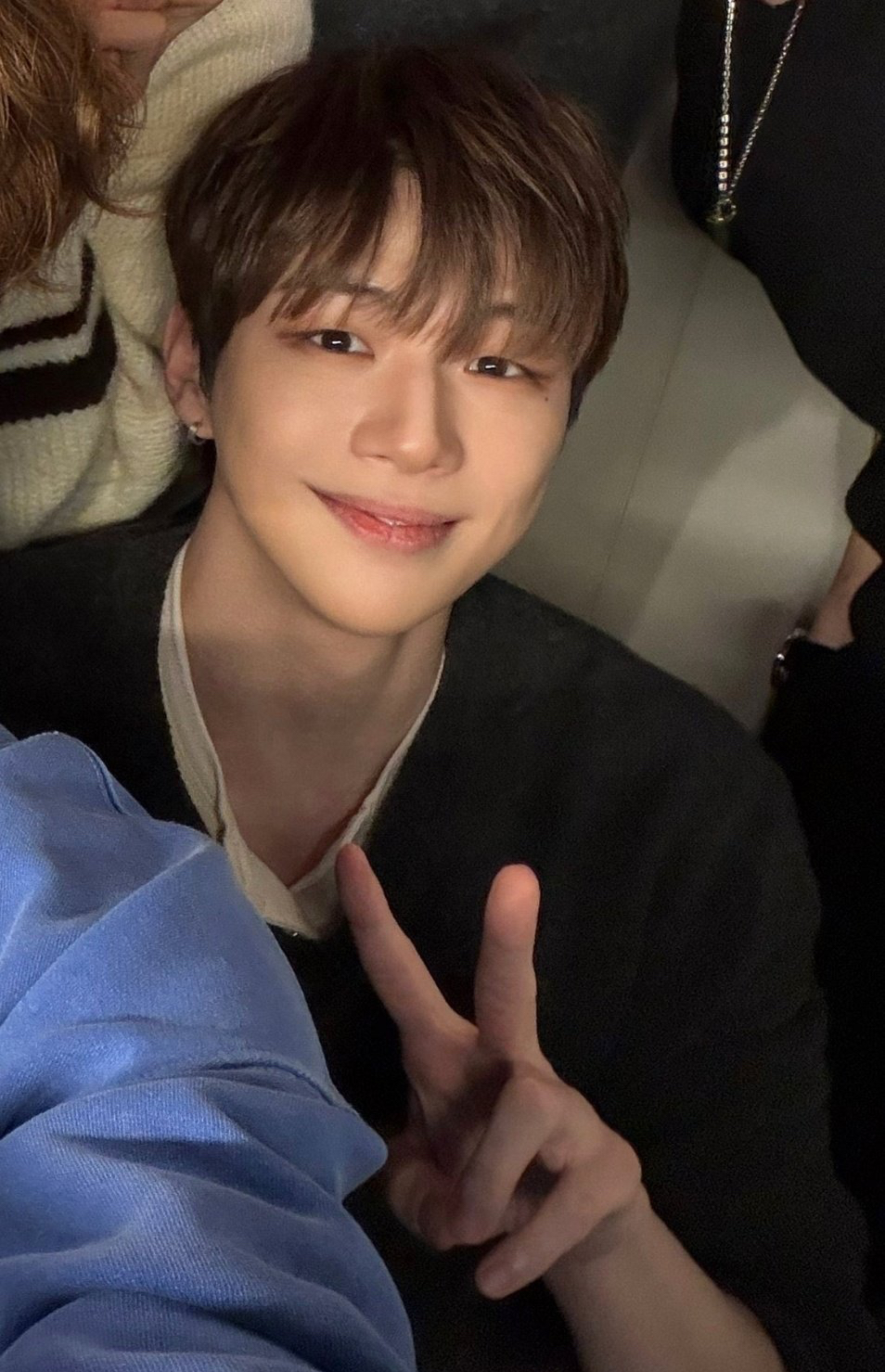 강다니엘의 비하인드 컷