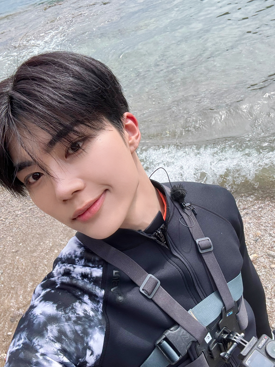 Recent activity shot of Park Gunwook (ZEROBASEONE)